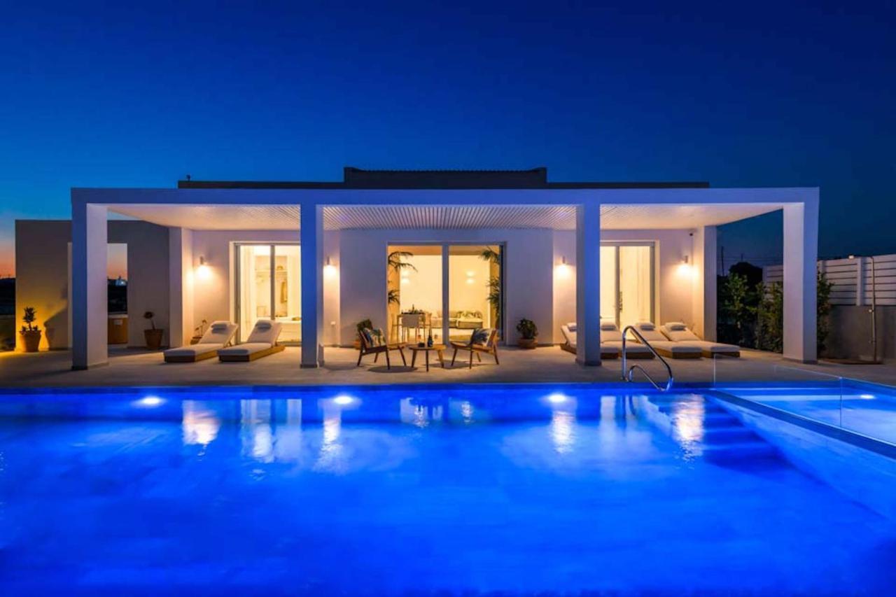 Seashore Beachfront Villa ลาคาเนีย ภายนอก รูปภาพ