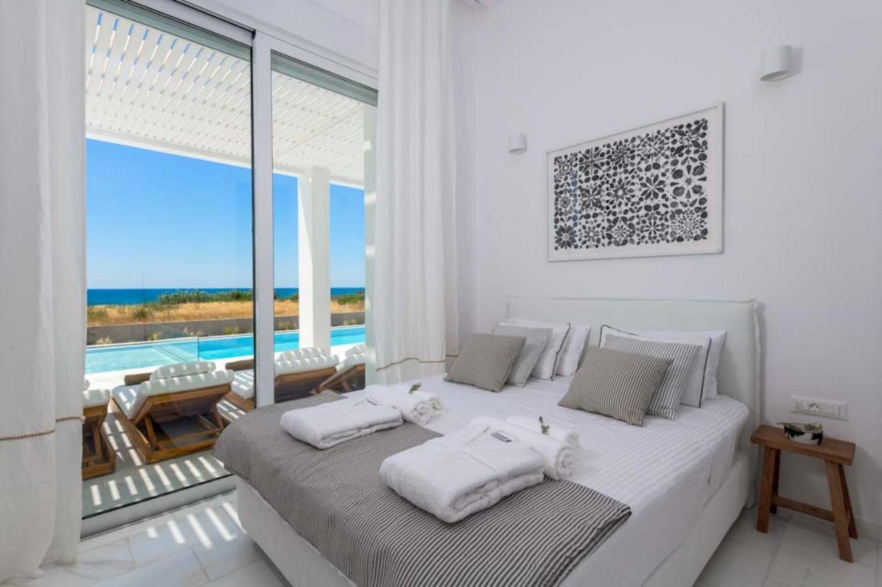 Seashore Beachfront Villa ลาคาเนีย ภายนอก รูปภาพ