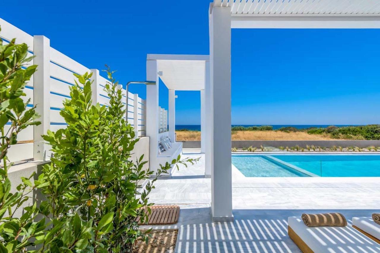 Seashore Beachfront Villa ลาคาเนีย ภายนอก รูปภาพ