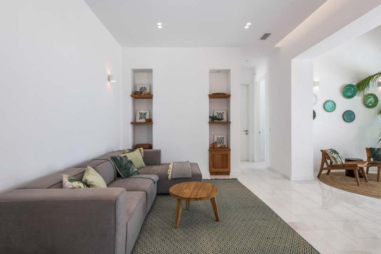 Seashore Beachfront Villa ลาคาเนีย ภายนอก รูปภาพ