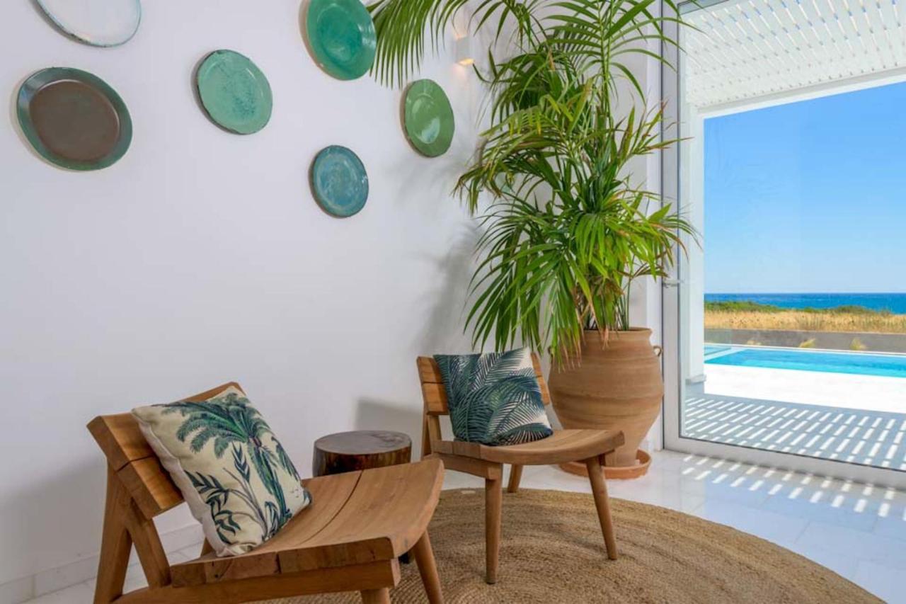 Seashore Beachfront Villa ลาคาเนีย ภายนอก รูปภาพ