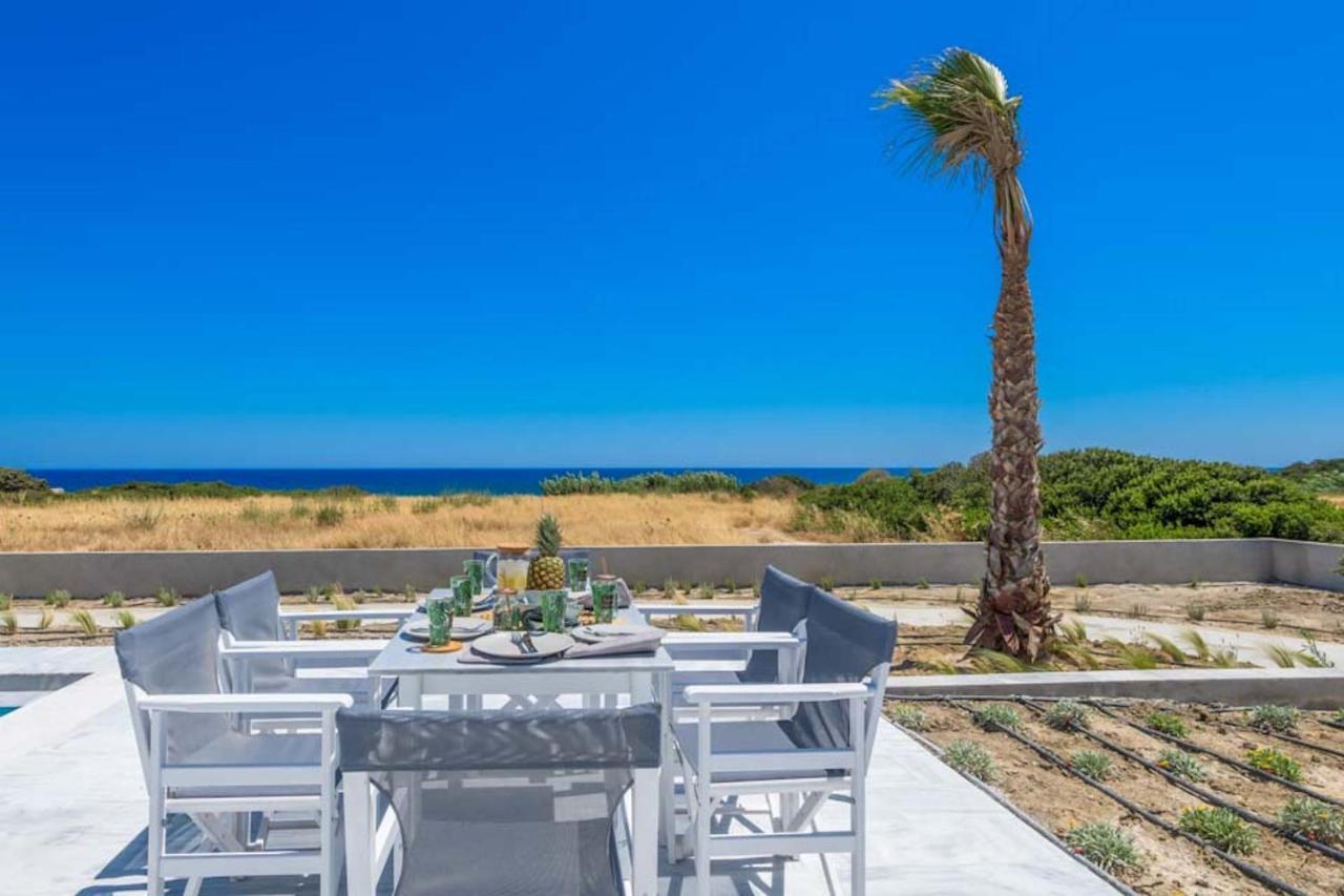 Seashore Beachfront Villa ลาคาเนีย ภายนอก รูปภาพ